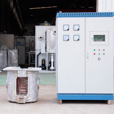 Forneau de fusion par induction à haute performance pour le traitement des métaux 150 kW