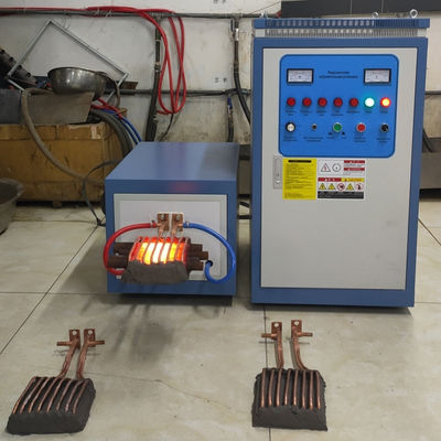 Machine de durcissement par induction pour le traitement thermique de la surface de tôle d'acier