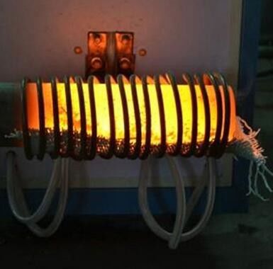 Machine à haute fréquence de chauffage par induction de 50KW 18KHZ 25KHZ pour la pièce forgéee