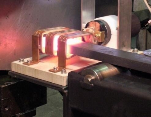 Équipement à haute fréquence de chauffage par induction 50kw pour la pièce forgéee en métal