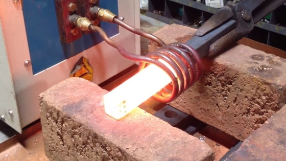 Induction de barre ronde de contrôle automatique durcissant la chauffage forgeant l'équipement Constant Current